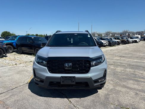 Used 2022 Honda Passport Elite image 2
