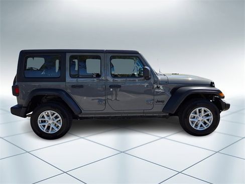 Used 2023 Jeep Wrangler Sport S image 3