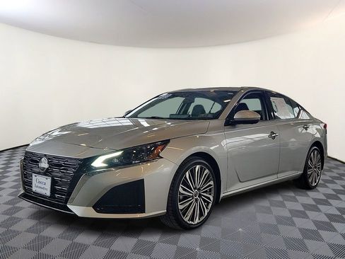 Used 2023 Nissan Altima 2.5 SL AWD/4WD image 1