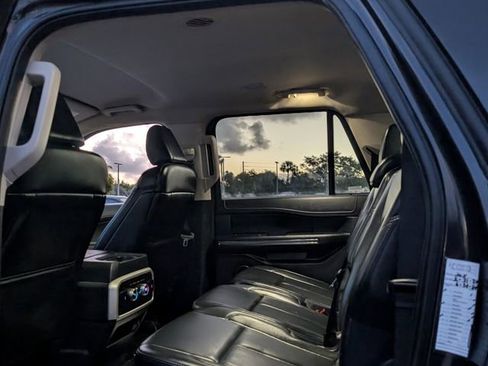 Used 2024 Ford Expedition Max XLT image 7