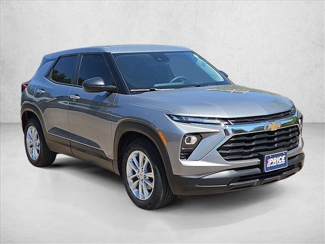 Used 2025 Chevrolet TrailBlazer LS w/ LS Convenience Package FWD image 3