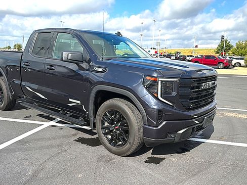 Used 2025 GMC Sierra 1500 Elevation RWD image 3