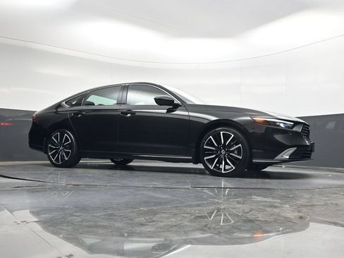 Used 2025 Honda Accord Touring image 40