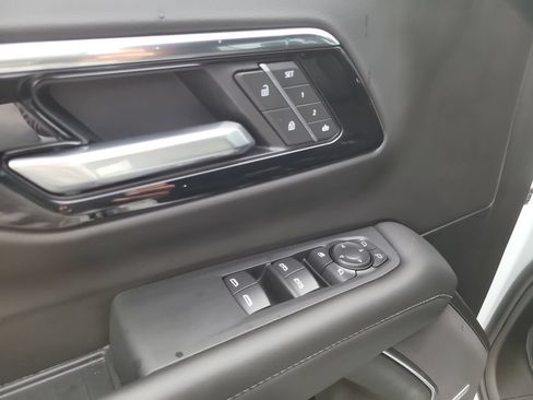 Used 2026 Chevrolet Tahoe LT w/ Comfort Package RWD image 21