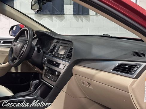 Used 2016 Hyundai Sonata SE FWD image 17