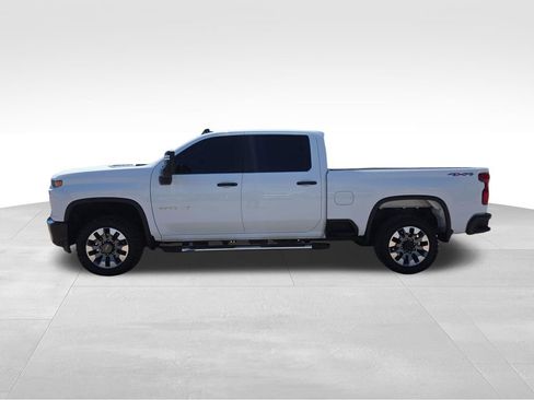 Used 2022 Chevrolet Silverado 2500 Custom w/ Custom Value Package AWD/4WD image 2