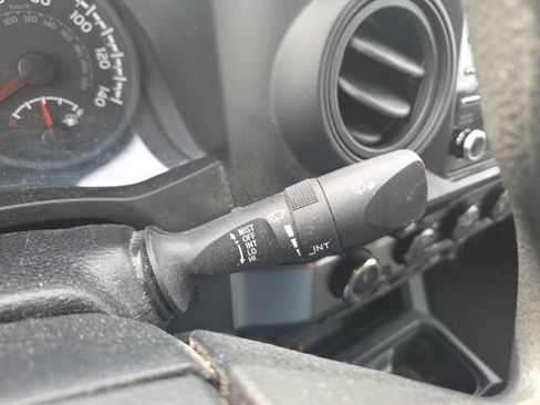 Used 2022 Toyota Tacoma SR image 34