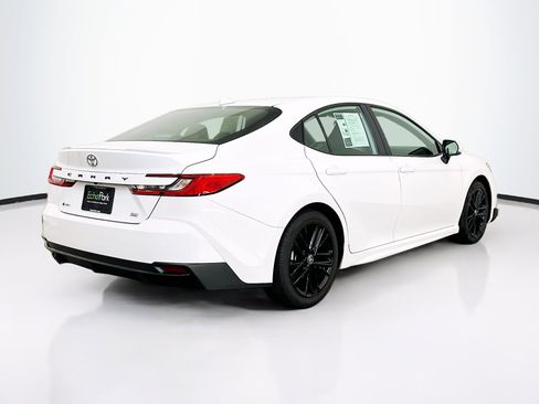 Used 2025 Toyota Camry SE FWD image 9