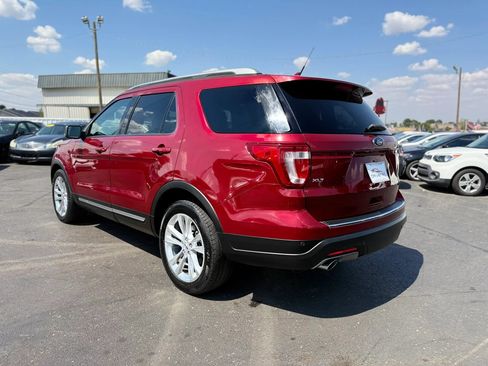 Used 2018 Ford Explorer XLT w/ Equipment Group 202A FWD image 9