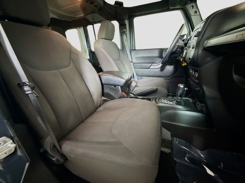 Used 2017 Jeep Wrangler Unlimited Sport w/ Quick Order Package 24S image 28