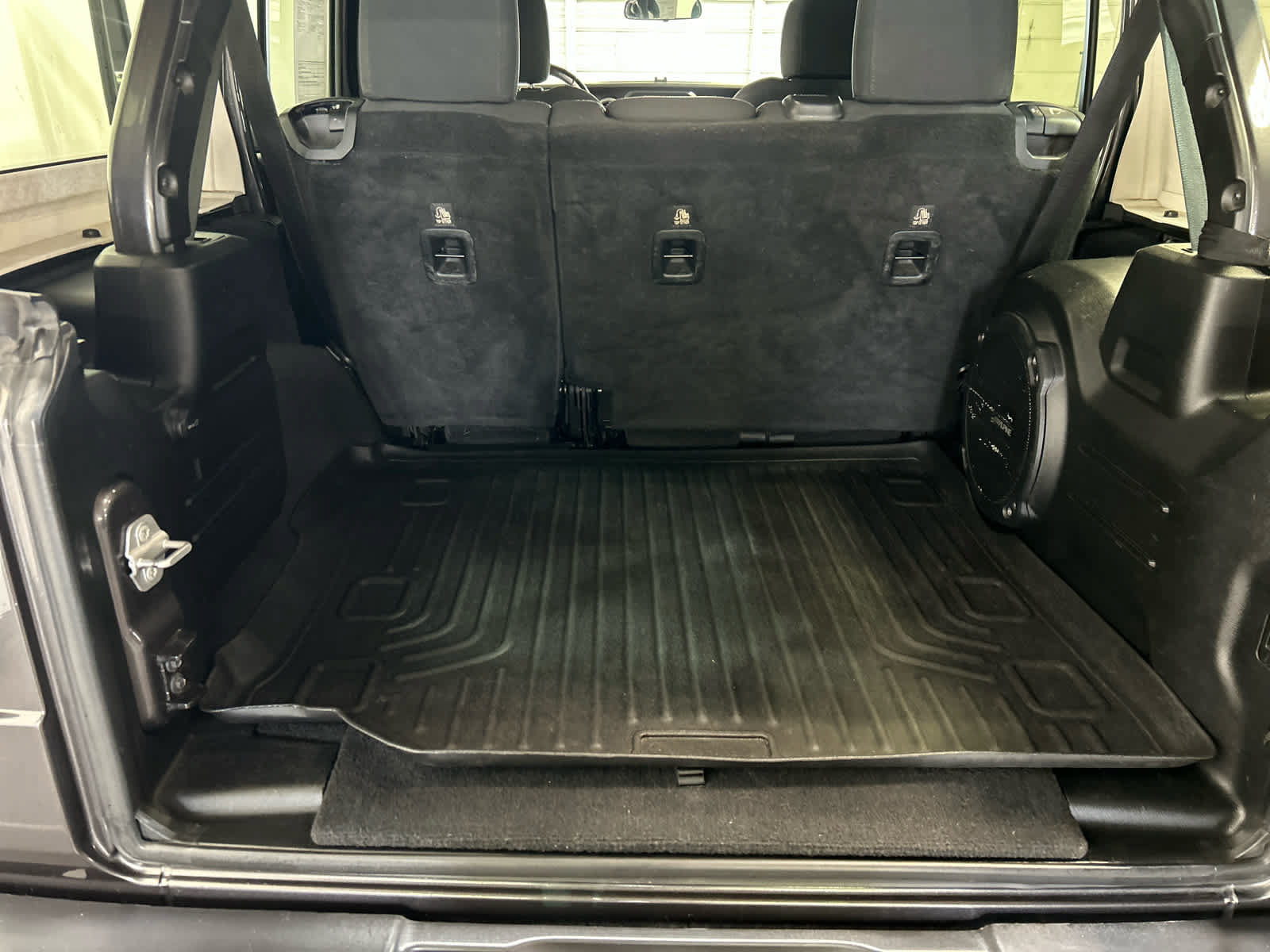 Used 2018 Jeep Wrangler Unlimited Sport S AWD/4WD image 11