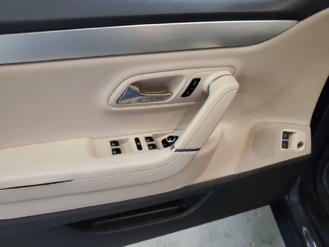 Used 2010 Volkswagen CC Luxury FWD image 12