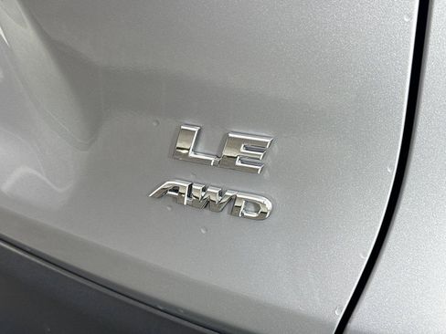 Used 2025 Toyota RAV4 LE AWD/4WD image 20