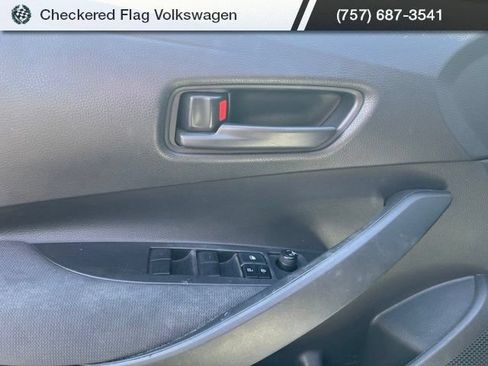 Used 2022 Toyota Corolla LE FWD image 14