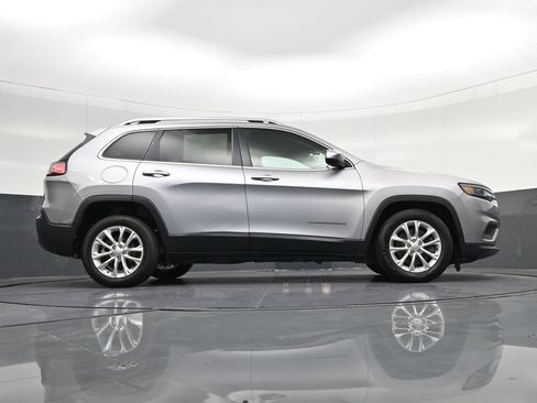 Used 2019 Jeep Cherokee Latitude w/ Popular Appearance Group FWD image 27