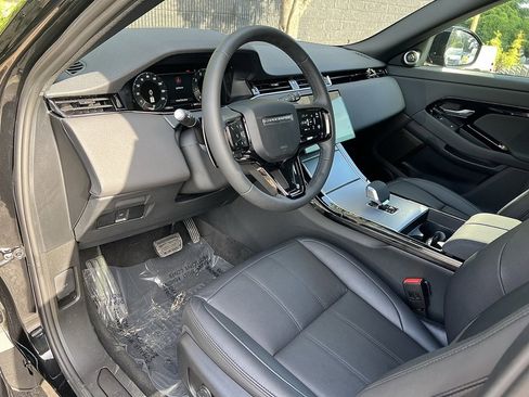 Used 2025 Land Rover Range Rover Evoque S image 22