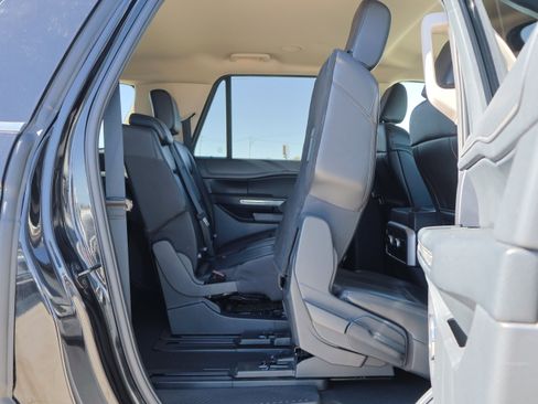 Used 2024 Ford Expedition Max XLT image 38
