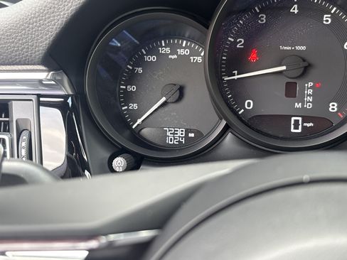 Certified 2026 Porsche Macan AWD/4WD image 17