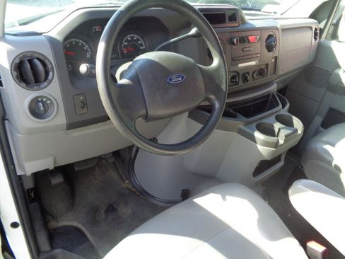 Used 2013 Ford E-250 and Econoline 250 Extended w/ PWR Group RWD image 5