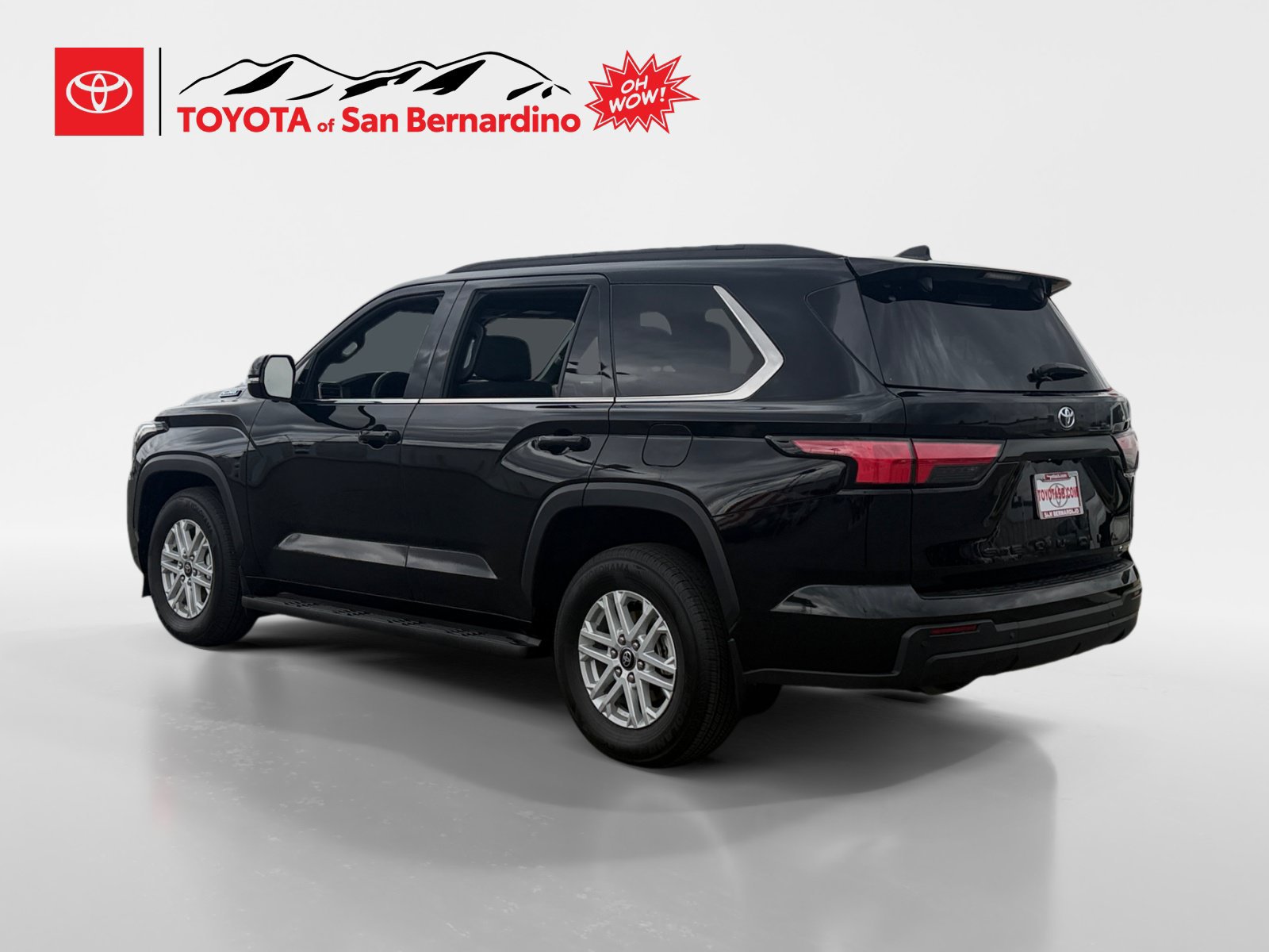 Certified 2025 Toyota Sequoia SR5 AWD/4WD image 3