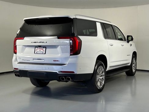 Used 2025 GMC Yukon XL Denali AWD/4WD image 7