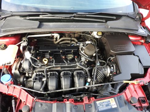 Used 2014 Ford Focus Titanium image 16