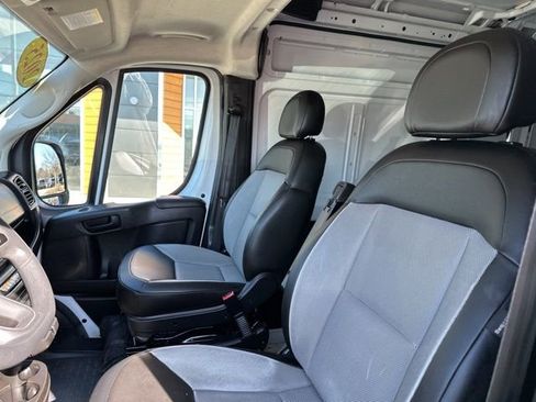 Used 2025 RAM ProMaster 2500 w/ Convenience Group FWD image 22