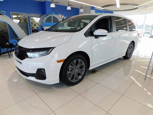 New 2026 Honda Odyssey Touring image 6