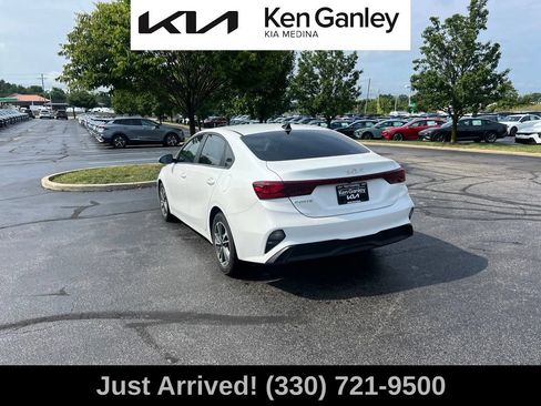 Used 2022 Kia Forte LXS FWD image 7