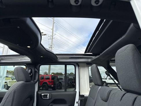 New 2026 Jeep Wrangler Sport S image 31