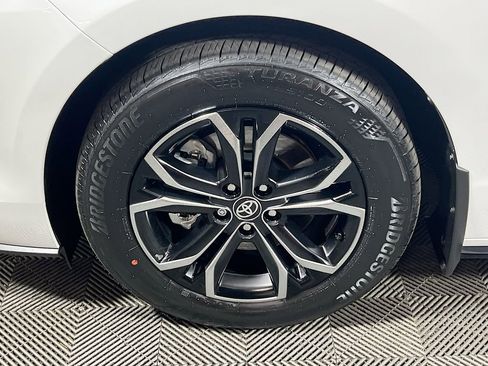 Certified 2025 Toyota Sienna Platinum AWD/4WD image 27