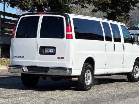 Used 2018 GMC Savana 3500 LT w/ LT Preferred Equipment Group image 4