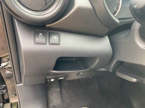 Used 2018 Nissan Kicks S FWD image 23