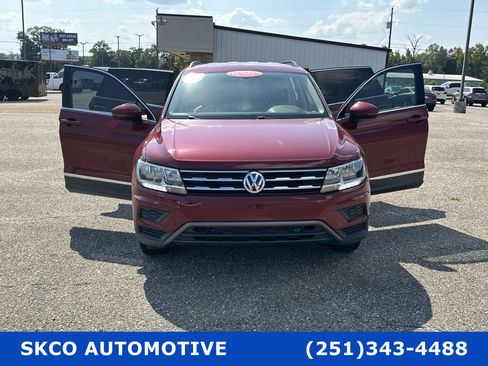 Used 2021 Volkswagen Tiguan SE image 35