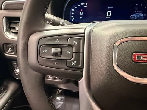 Used 2024 GMC Yukon SLT w/ SLT Luxury Package AWD/4WD image 37