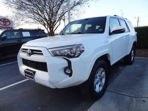 Used 2022 Toyota 4Runner SR5 Premium image 1