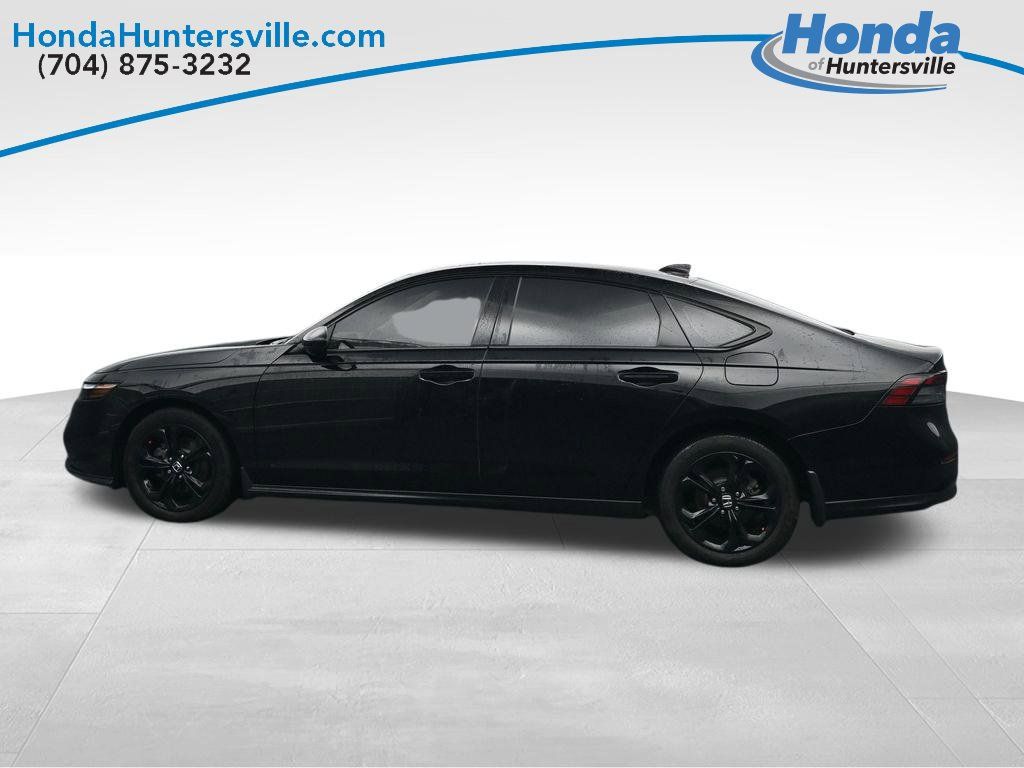 Used 2025 Honda Accord SE image 5