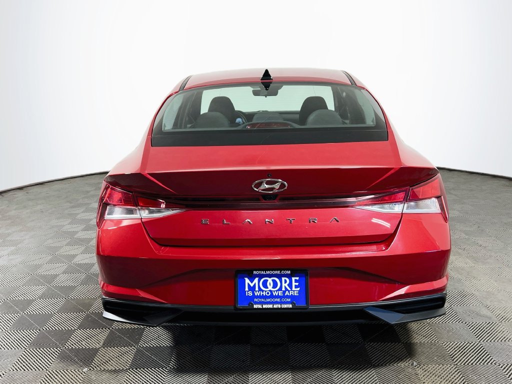 Used 2023 Hyundai Elantra SEL w/ Convenience Package FWD image 6
