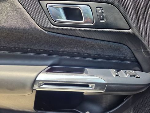 Used 2025 Ford Mustang Coupe RWD image 18