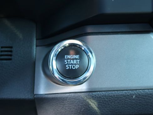 Used 2019 Toyota Tacoma TRD Off-Road image 33