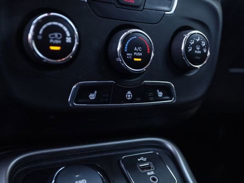 Used 2018 Jeep Compass Latitude w/ Cold Weather Group AWD/4WD image 25
