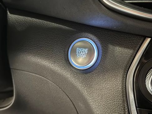Used 2019 Hyundai Santa Fe FWD image 17