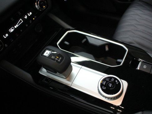 New 2026 Mitsubishi Outlander SEL FWD image 14