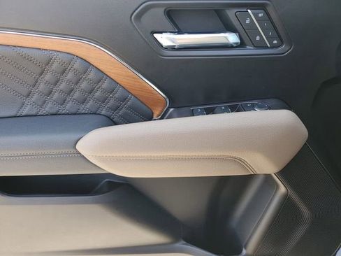 New 2026 GMC Canyon Denali image 17