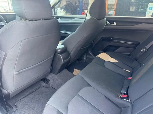 Used 2022 Kia K5 LX FWD image 6