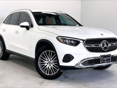 Used 2026 Mercedes-Benz GLC 300 image 1