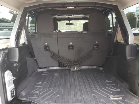 Used 2023 Jeep Wrangler Unlimited Sport image 11