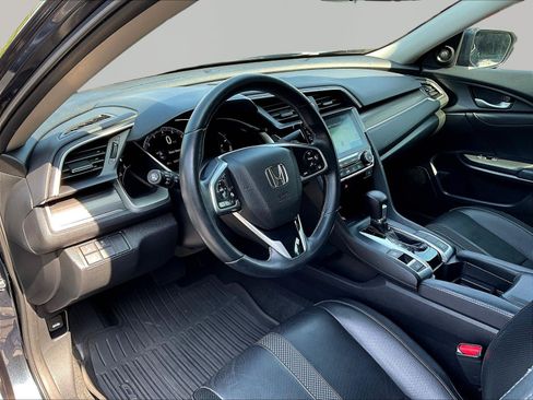 Used 2019 Honda Civic Touring image 17