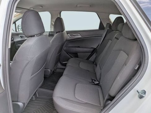 Used 2024 Kia Sportage LX AWD/4WD image 13
