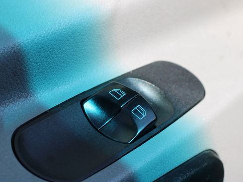 Used 2018 Mercedes-Benz Sprinter 2500 image 19